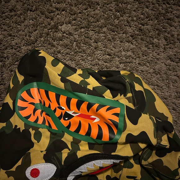 Brand new bape hoodie - Picture 4 of 7